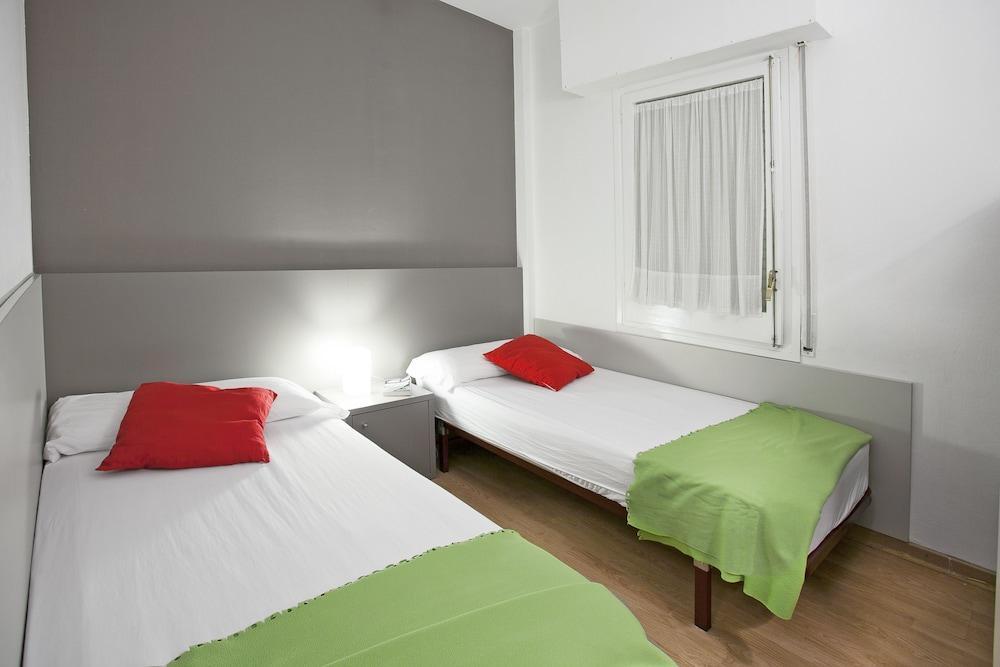 Sant Jordi Hostels Sagrada Familia Barcelona Exterior photo