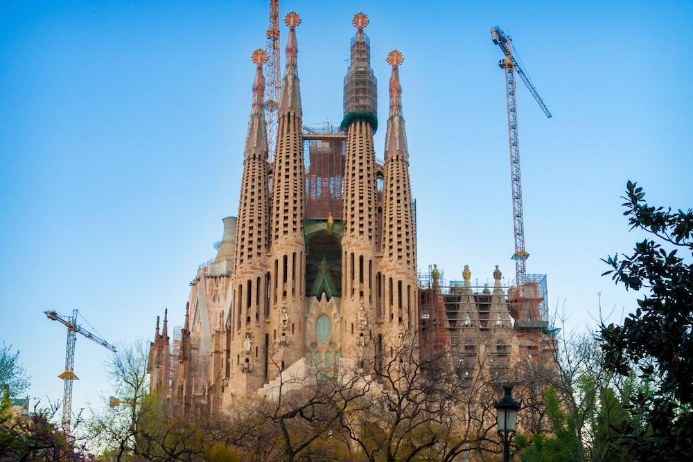 Sant Jordi Hostels Sagrada Familia Barcelona Exterior photo